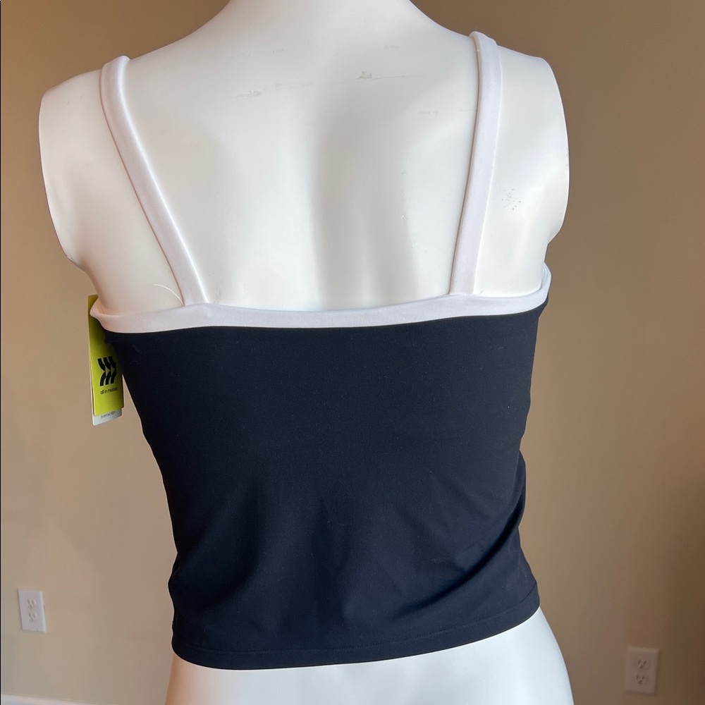 Women’s Active Tank with Contrast Trim and Built-In Bra for Light Support. - Picture 3 of 7